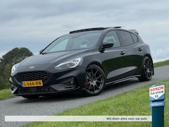 Ford Focus - 2.3 EcoBoost ST 400PK Performance / Pano / Milltek / Airtec / Virtual Cockpit / Head-Up /