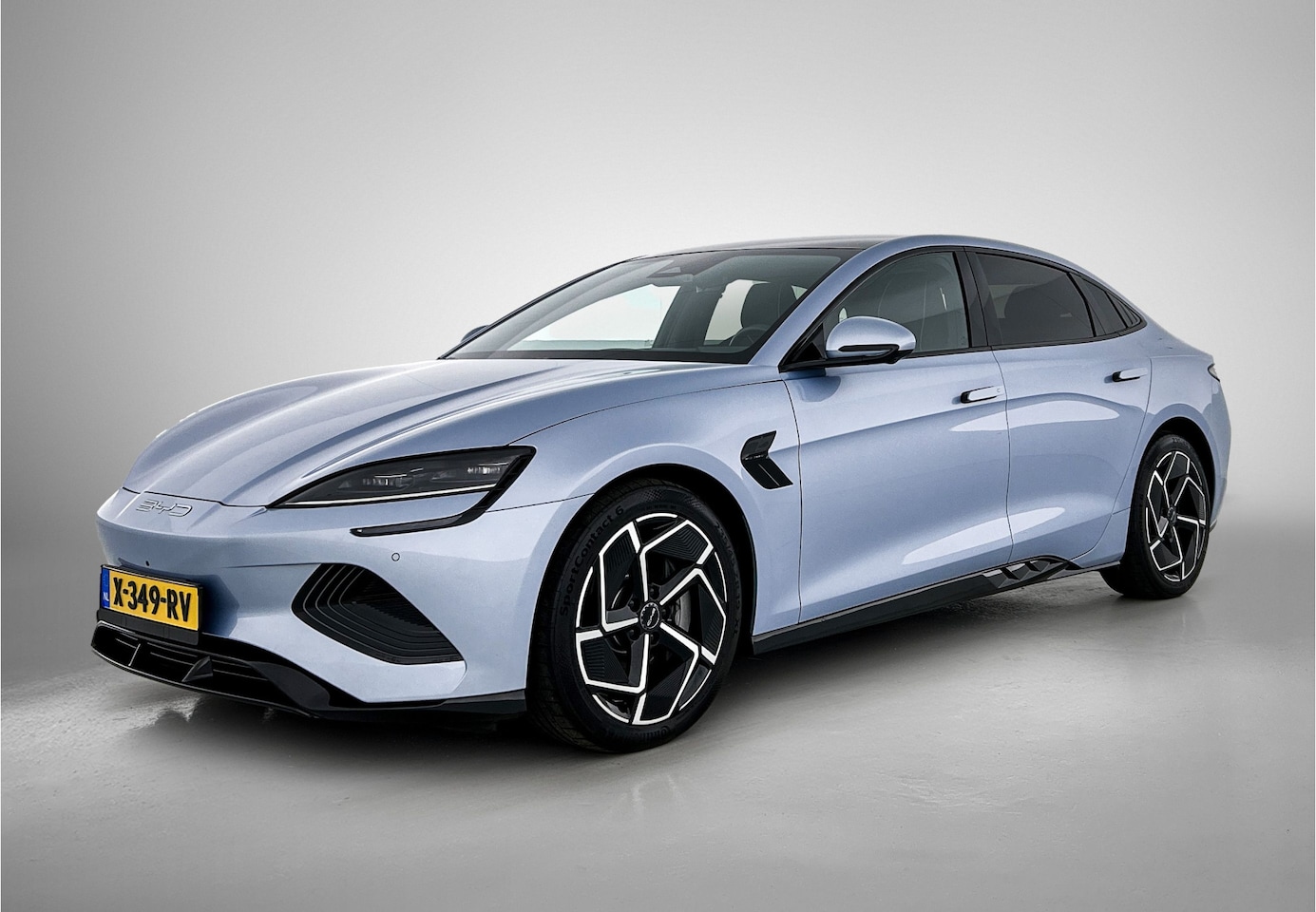 BYD Seal - Design RWD 82.5 kWh | 19" LMV | Zwart-leder | Stoelgeheugen | 15,6 " Multimediascherm | - AutoWereld.nl