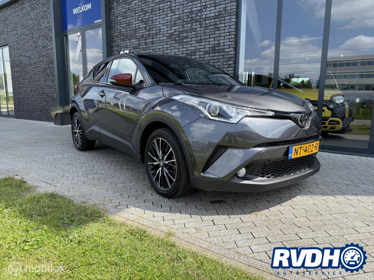 TOYOTA C-HR