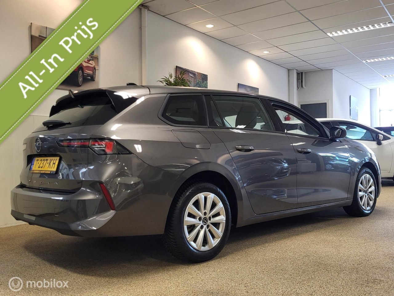 Opel Astra Sports Tourer - 1.2 *NL, CARPLAY NAVI , RIJKLAARPRIJS