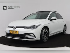 Volkswagen Golf - 1.5 eTSI Style (PANORAMADAK, STOEL/STUUR VERWARMING, SFEERVERLICHTING, NAVIGATIE, CRUISE C