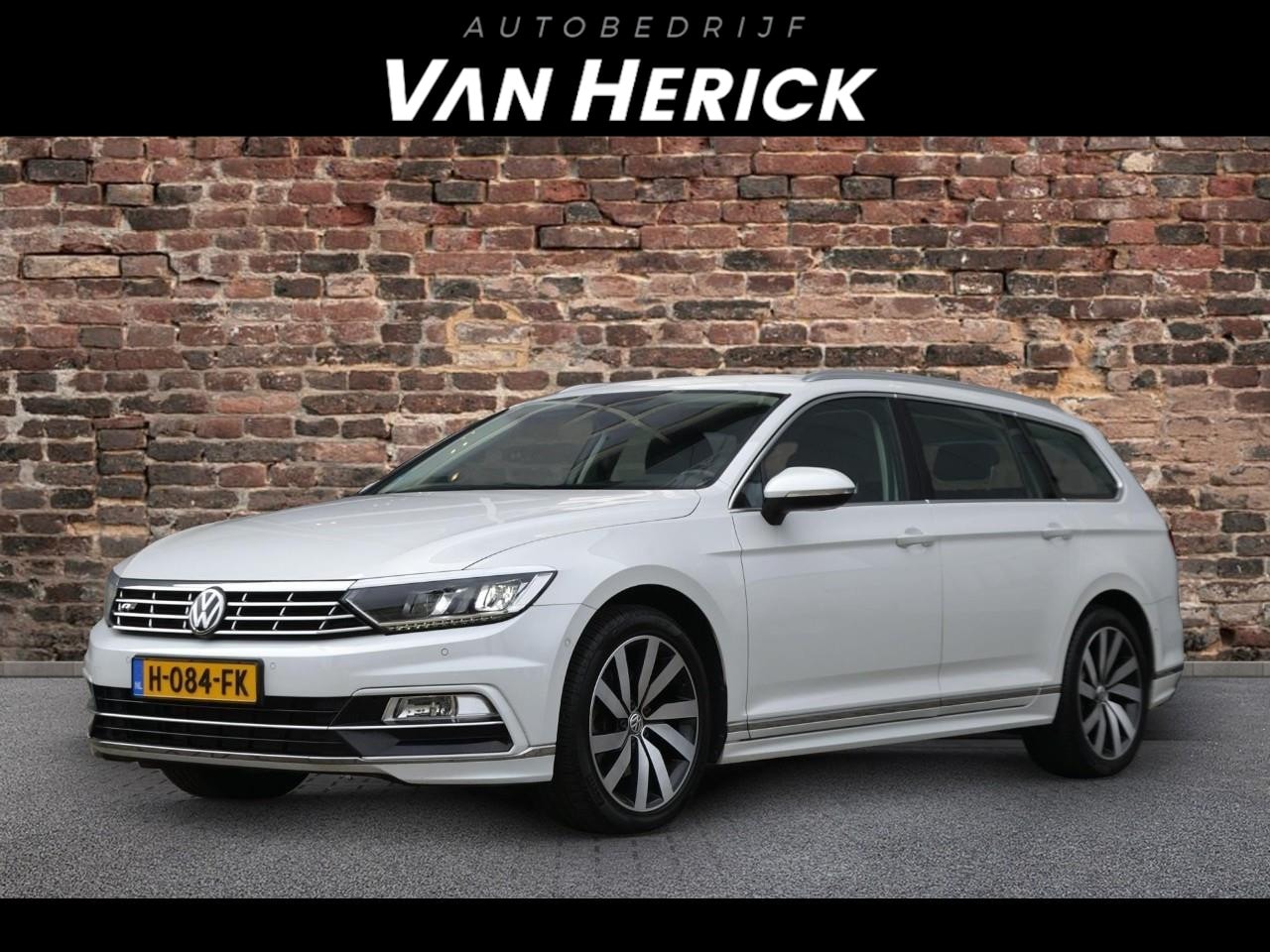 Volkswagen Passat Variant - 1.5 TSI R-line | Camera | Virtual cockpit | Adaptive Cruise - AutoWereld.nl