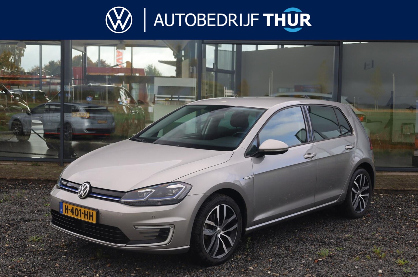 Volkswagen e-Golf - E-DITION E Golf, volledig electrisch, 17" LMV Madrid , Discover navi, Extra getint achter, - AutoWereld.nl