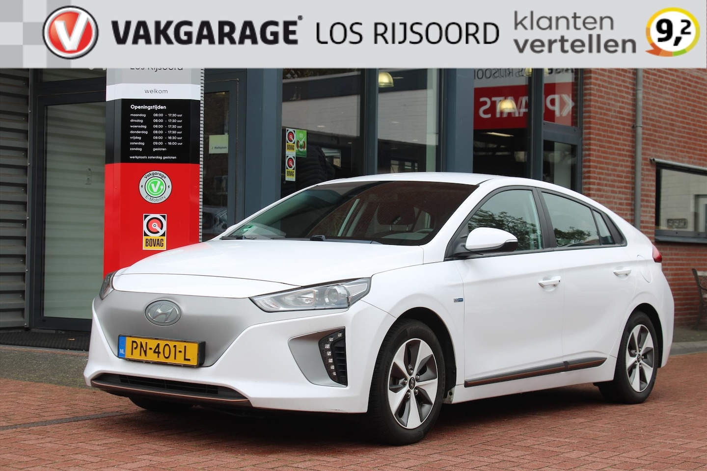 Hyundai IONIQ - EV *Comfort* | Carplay | Adaptive Cruise & Climate Control | Camera | PDC | Navigatie | Bl - AutoWereld.nl
