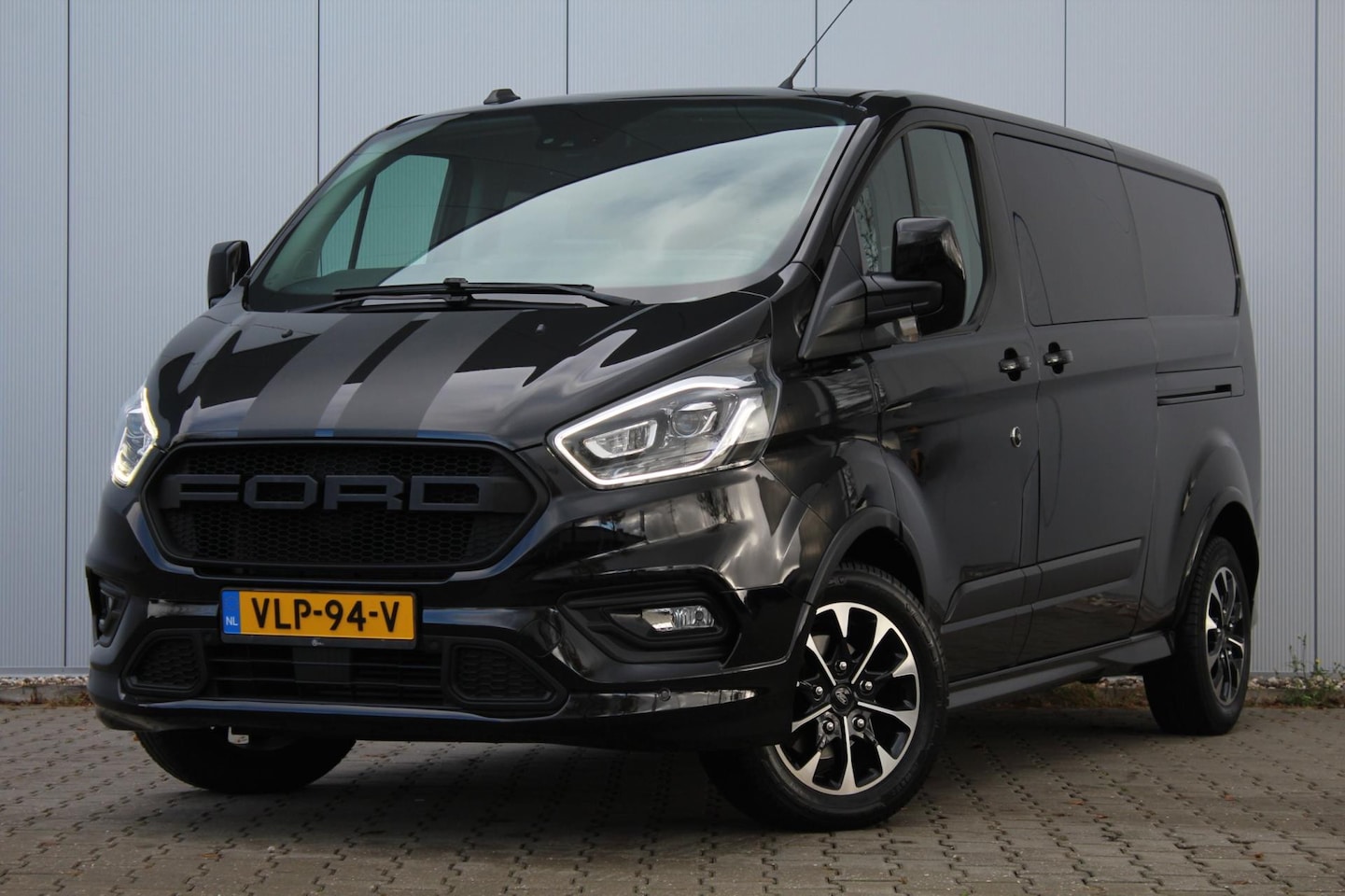 Ford Transit Custom - 320 2.0 TDCI L2H1 Sport | 185PK | Dubbel cabine | Automaat | ACC | Stoelverwarming | Leder - AutoWereld.nl