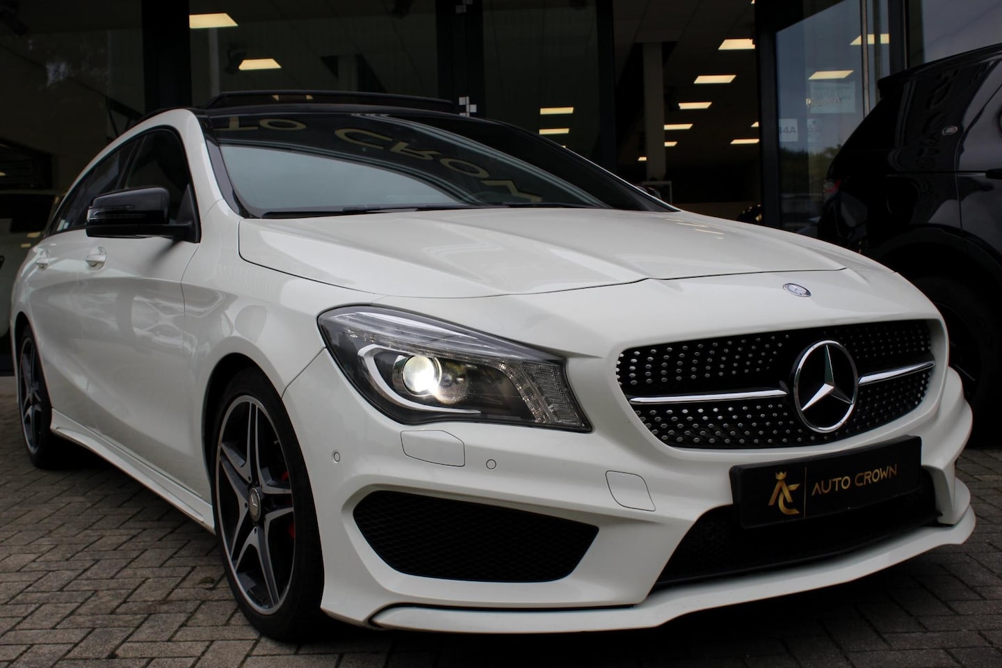 Mercedes-Benz CLA-klasse Shooting Brake - 200 AMG-pakket! Pano. dak & luxe model! - AutoWereld.nl