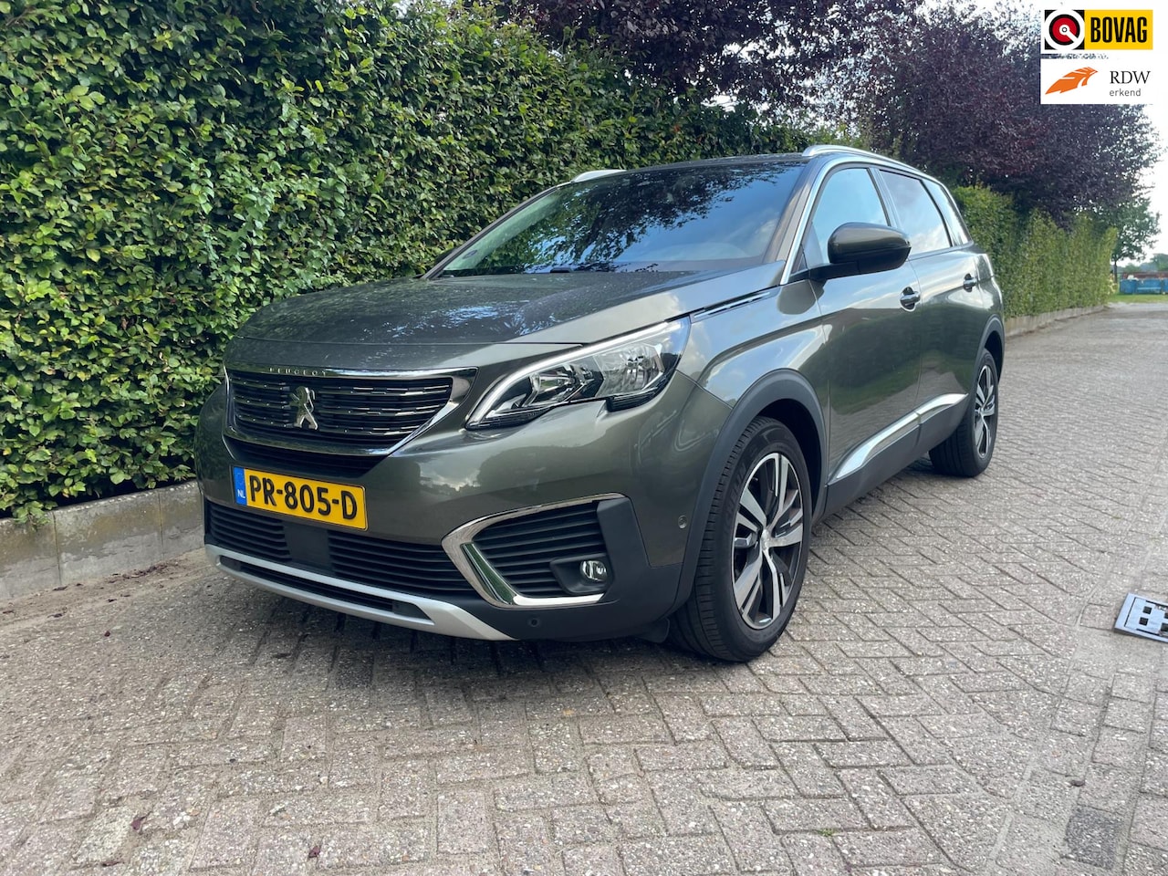 Peugeot 5008 - 1.2 PureTech Allure-Camera-7 Pers-NL auto-18"-1/2 leer- - AutoWereld.nl