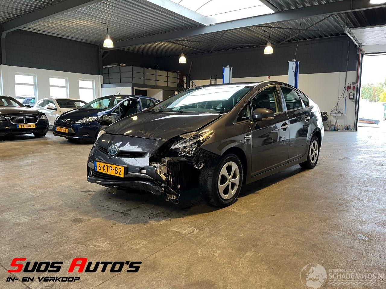 Toyota Prius - 1.8 Plug-in Executive NL NAP! - AutoWereld.nl