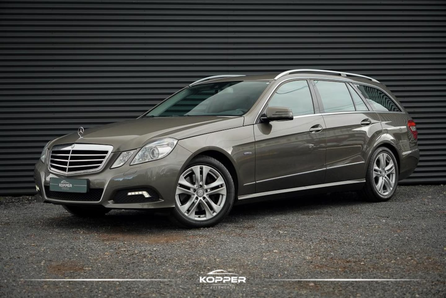 Mercedes-Benz E-klasse Estate - 350 CGI Avantgarde / Cruise / Leder / Trekhaak / Youngtimer - AutoWereld.nl