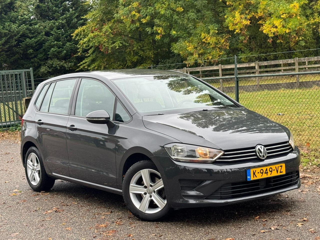 Volkswagen Golf Sportsvan - 1.2 TSI Business Edition Connected /Trekhaak/Airco/ - AutoWereld.nl