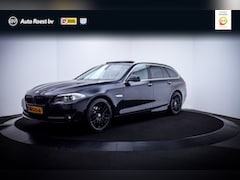 BMW 5-serie Touring - 520iA High Executive PANO | XENON | CARPLAY | LEDER | STOELVERW | AFN TREKHAAK | PDC V+A |