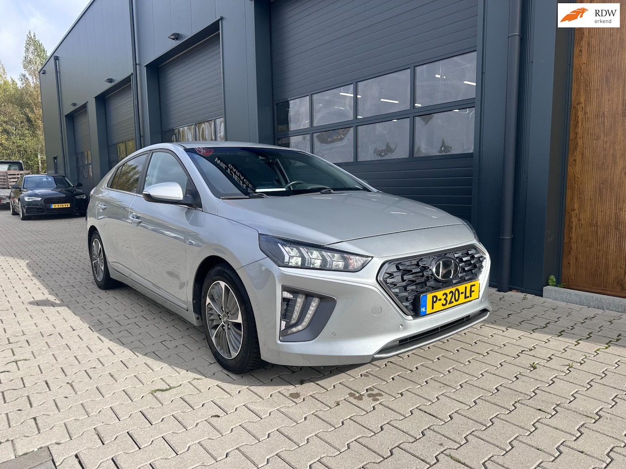 Hyundai IONIQ - 1.6 GDi PHEV / facelift model / Premium - AutoWereld.nl
