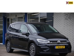 Volkswagen Touran - 1.5 TSI R-line 7-persoons Trekhaak Panoramadak Stoelverwarming