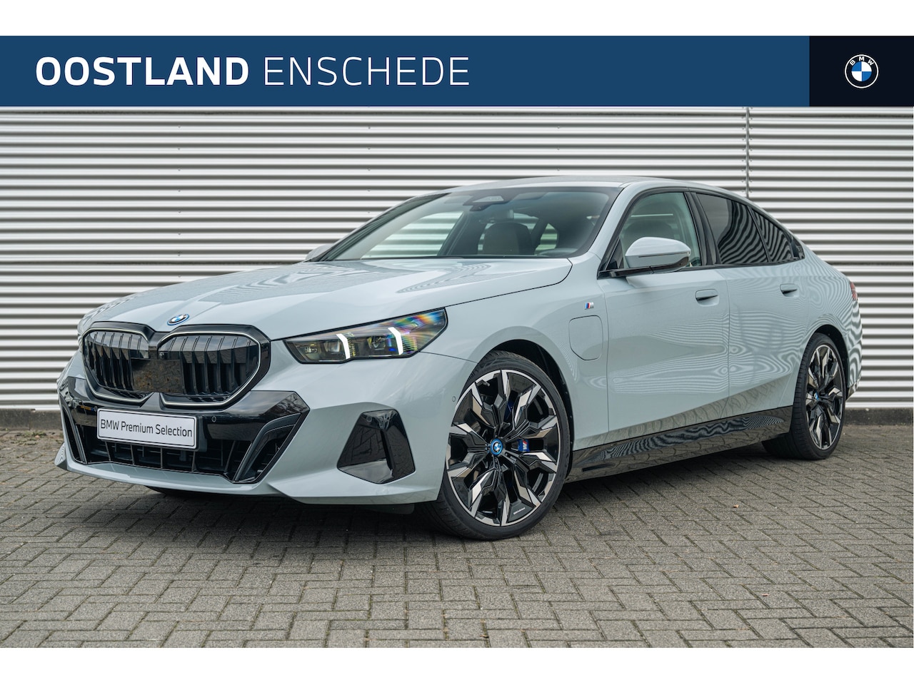 BMW 5-serie - 550e xDrive M Sport Automaat / Trekhaak / Adaptief onderstel professional / Stoelventilati - AutoWereld.nl