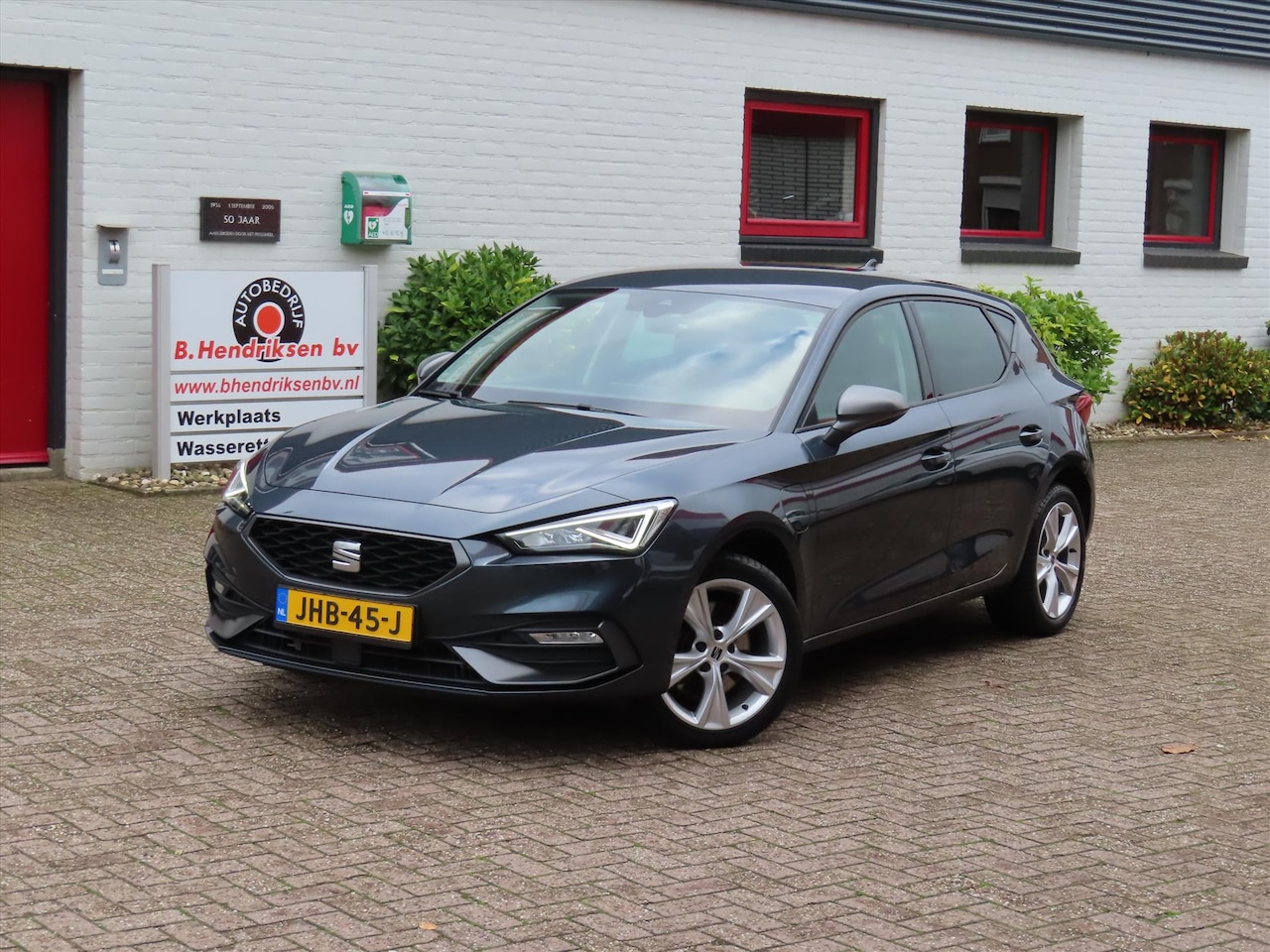SEAT Leon - 1.4 TSI e-Hybrid PHEV 204pk DSG-6 FR Business Intense/ SOH 98%/ Stuur + stoelverwarming/ A - AutoWereld.nl
