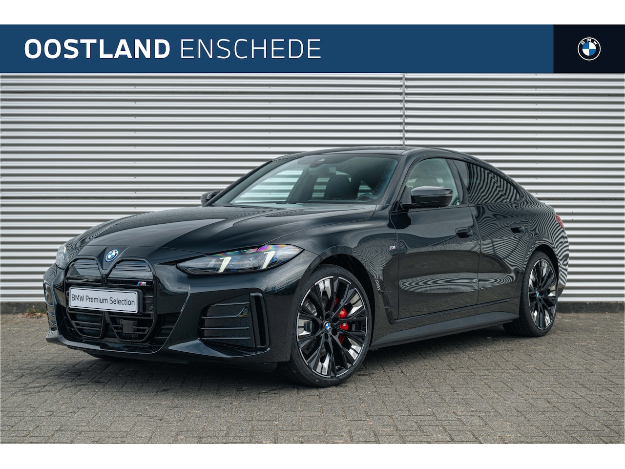 BMW i4 - eDrive35 High Executive M Sport / Schuif-kanteldak / Sportstoelen /  Comfort Access / Park - AutoWereld.nl