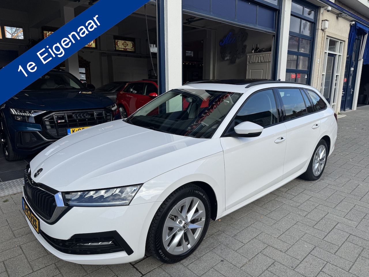 Skoda Octavia Combi - 1.0 e-TSI Business Edition 1 EIGENAAR.BTW.PANORAMA - AutoWereld.nl