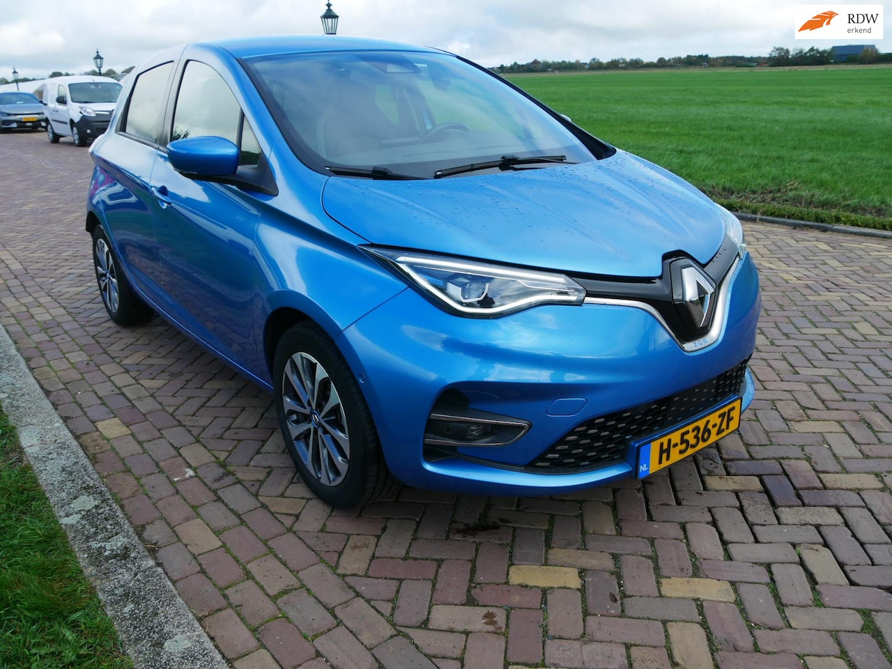 Renault Zoe - R135 Intens Business 52 kWh NAVI BOSE ** 10299 NETTO ** - AutoWereld.nl