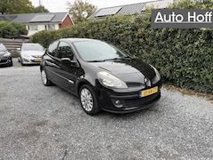Renault Clio - 1.4-16V Rip Curl | Airco | Cruise Control | LMV | Privacy Glass | Nieuwe APK