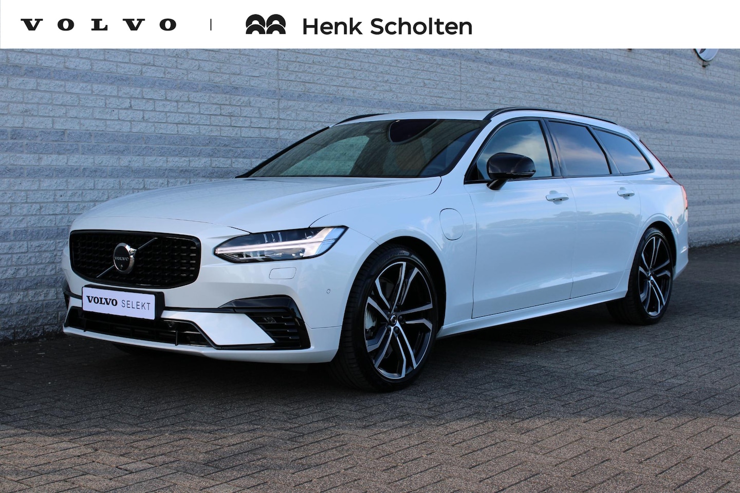 Volvo V90 - 2.0 T6 Plug-in hybrid AWD Ultra Dark | Nappa Leder met ventilatie Charcoal/Amber | Trekhaa - AutoWereld.nl