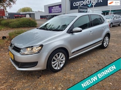 Volkswagen Polo - 1.4-16V Highline AUTOMAAT, NAVI