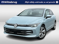 Volkswagen Golf - 1.5 eHybrid 204pk Style DSG Automaat / Panorama dak / Navi by APP Connect / Camera / Parke