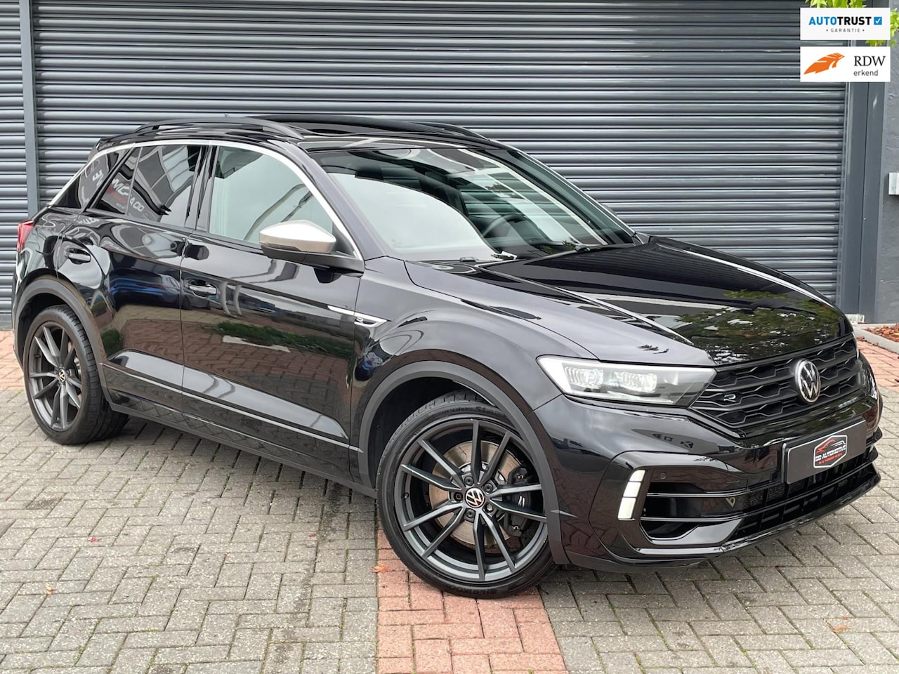 Volkswagen T-Roc - 2.0 TSI 4Motion R Pano | Keyless | Camera | Lane | Acc | Blis | Leer - AutoWereld.nl