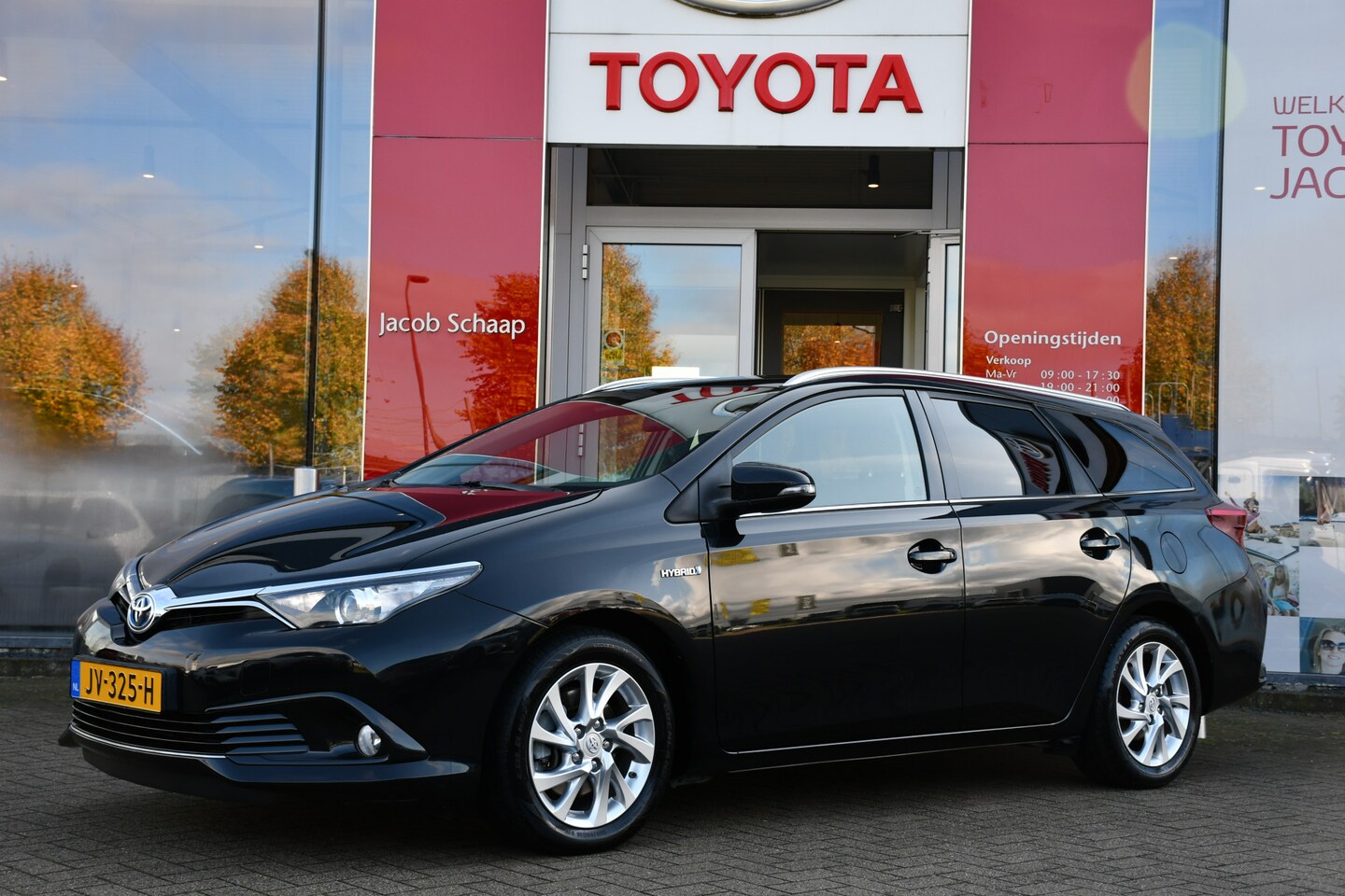 Toyota Auris - 1.8 Hybrid Trend Automaat 136pk | Panoramadak | Climate-Controle | Navigatie | - AutoWereld.nl
