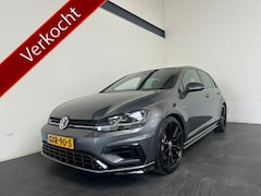Volkswagen Golf - 2.0 TSI 4Motion R Pano, Akrapovic. Dynaudio. Carbon