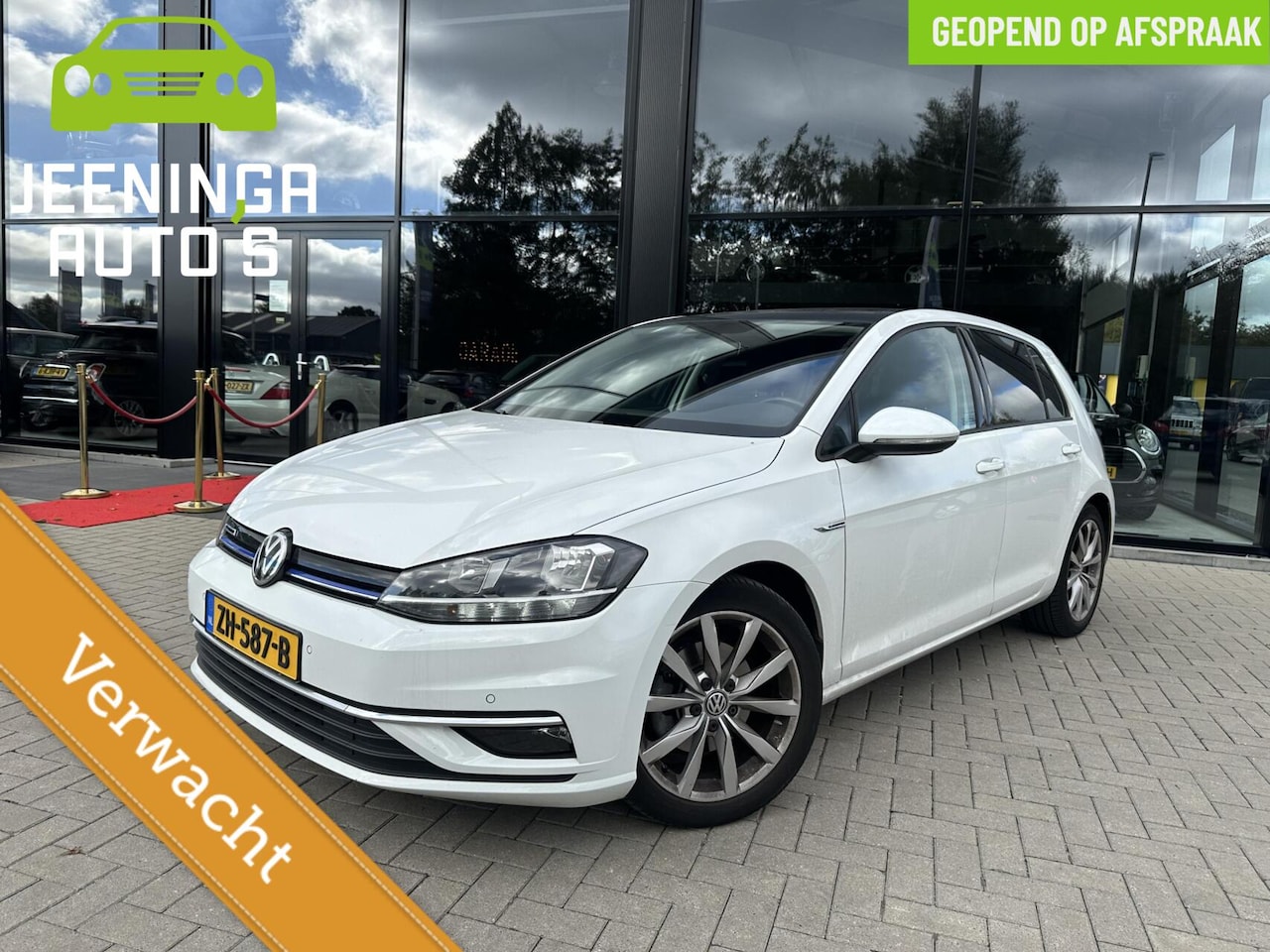 Volkswagen Golf - 1.5 TSI Highline|Pano|Stoelverwarming|Massage - AutoWereld.nl