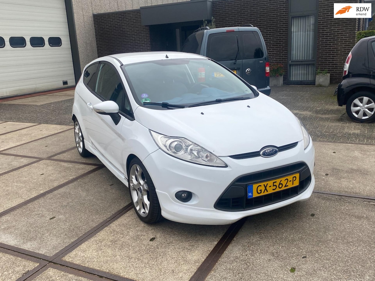 Ford Fiesta - 1.6 Sport met airco, leuke auto rijdt goed - AutoWereld.nl