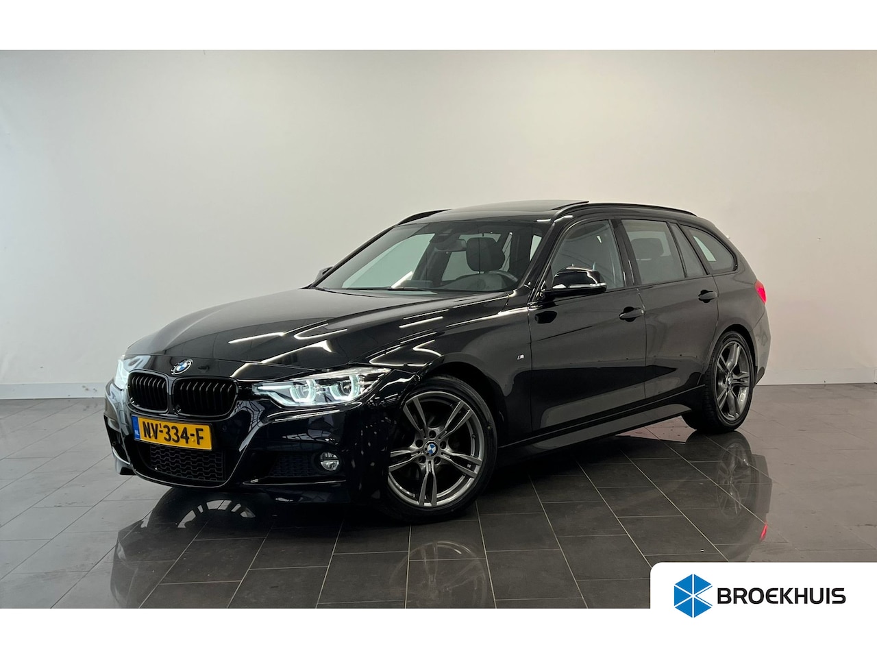 BMW 3-serie Touring - 320i Centennial High Executive Panoramadak | Cruise control | Parkeersensoren voor en acht - AutoWereld.nl