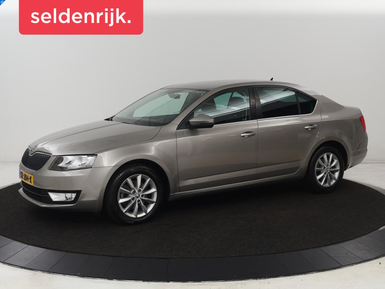 Skoda Octavia - 1.0 TSI Ambition | 1e eigenaar | Stoelverwarming | Trekhaak | Verwarmde voorruit | DAB | N - AutoWereld.nl