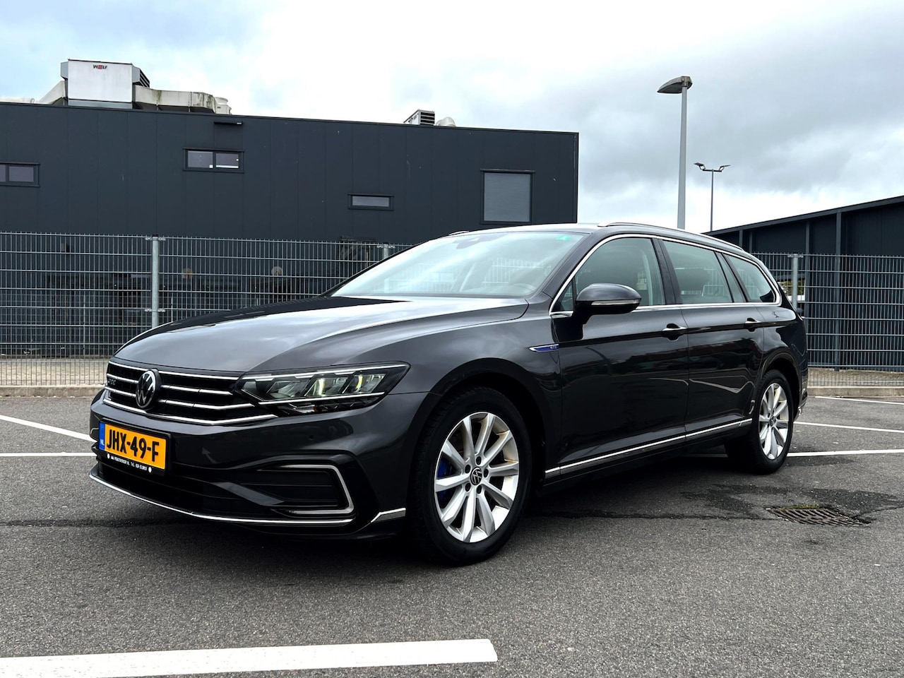 Volkswagen Passat Variant - 1.4 TSI PHEV GTE Business Carplay_Camera_trekh_Stoel massage - AutoWereld.nl