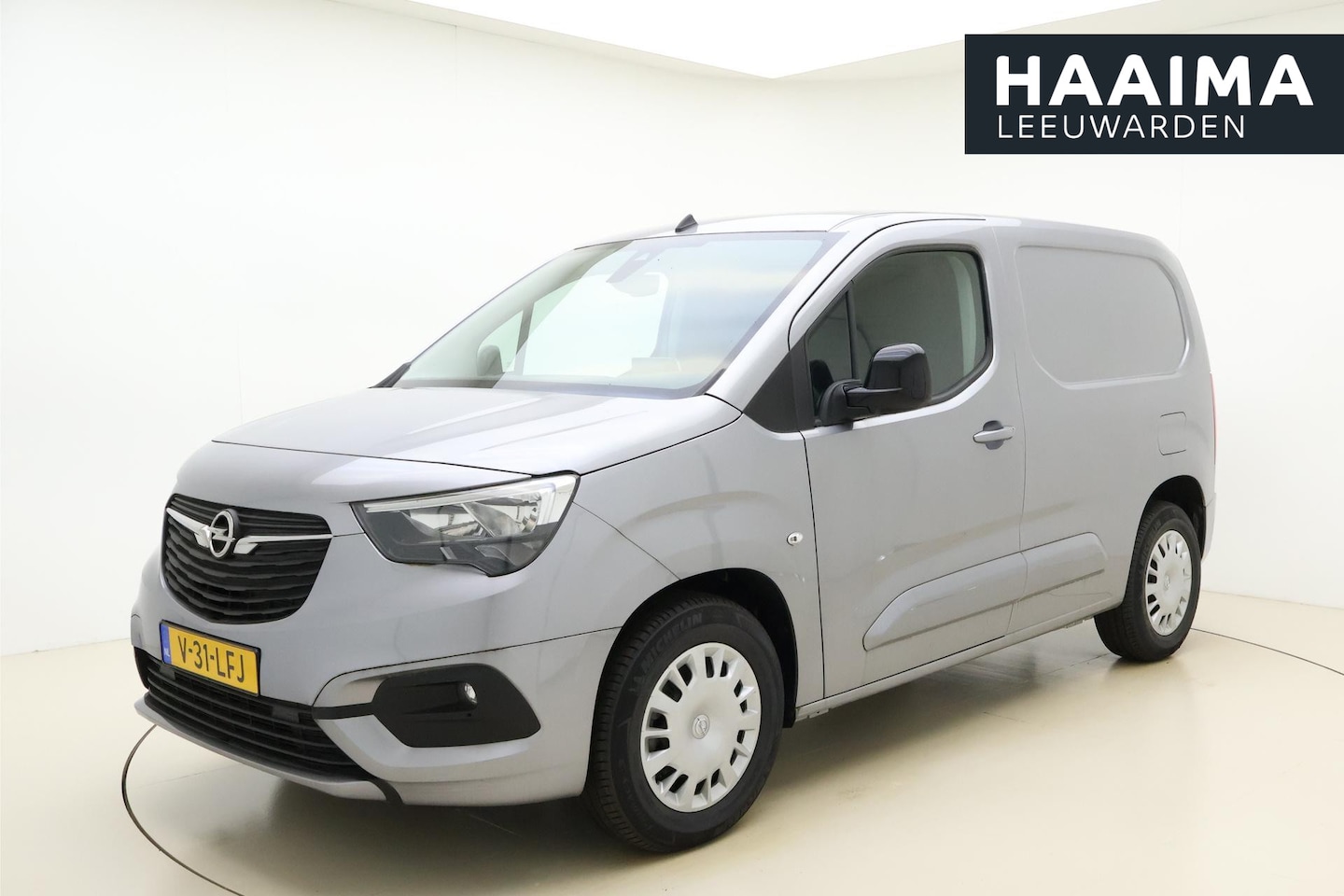 Opel Combo Electric - 136 L1 50kWh | Climate Control | Afwerking laadruimte | Navigatie | Parkeersensoren | Stuu - AutoWereld.nl