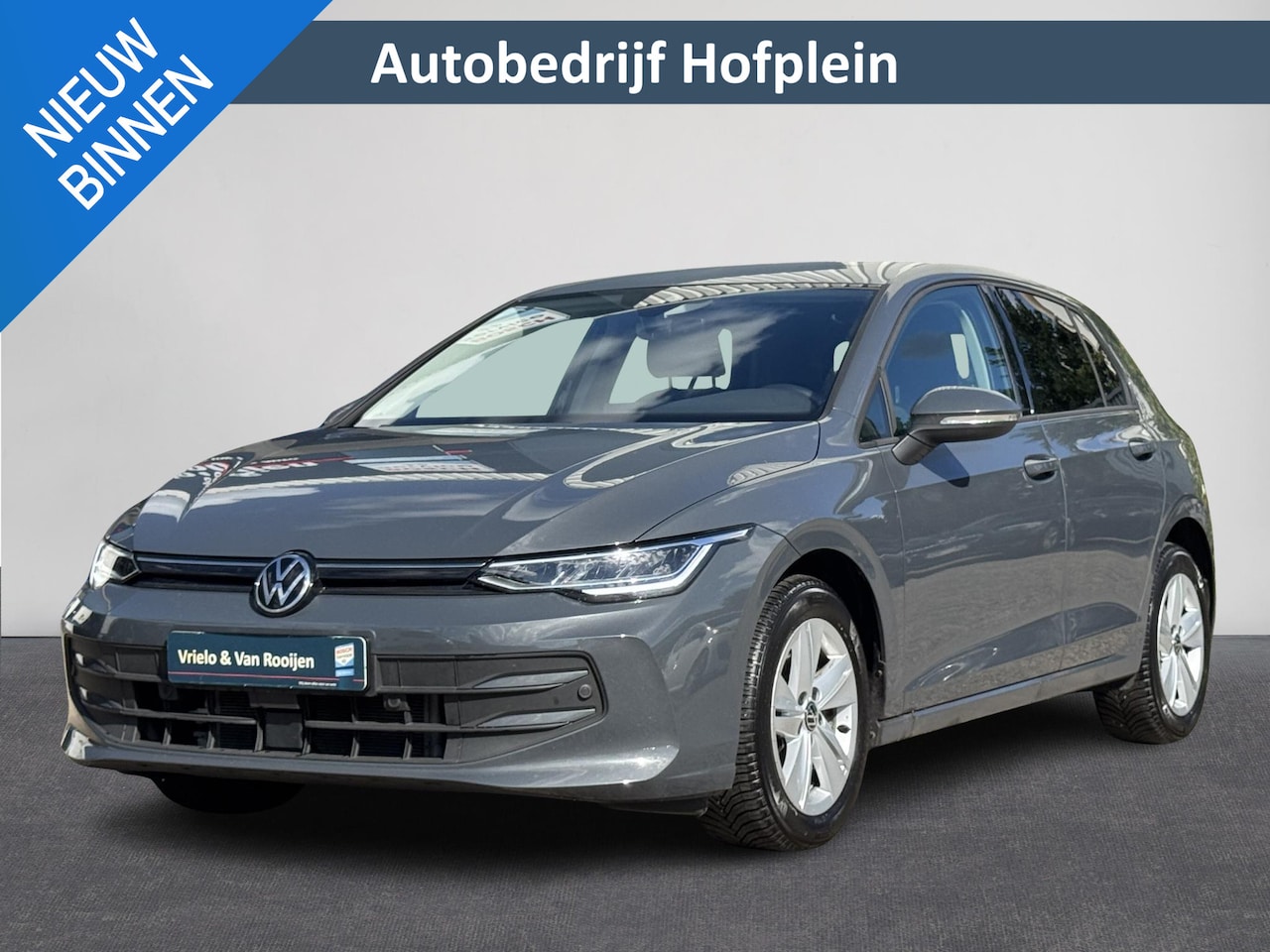 Volkswagen Golf - 1.5 TSI Life | Handgeschakeld | Stuur/Stoelverwarming | Carplay | ACC | Clima | ( Vestegin - AutoWereld.nl