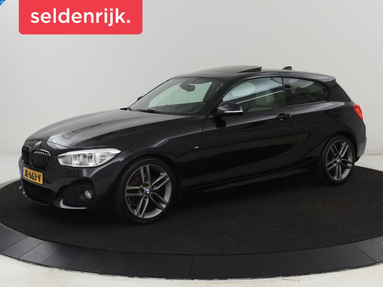 BMW 1-serie - 118i M Sport | Schuifdak | Leder | Stoelverwarming | Full LED | Sportstoelen | Navigatie | - AutoWereld.nl