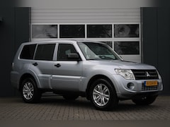 Mitsubishi Pajero - 3.2 DI-D 200pk 4WD Grijskenteken Automaat Marge 3300KG Clima/Elek.Ramen/C.V./Trekhaak/127.
