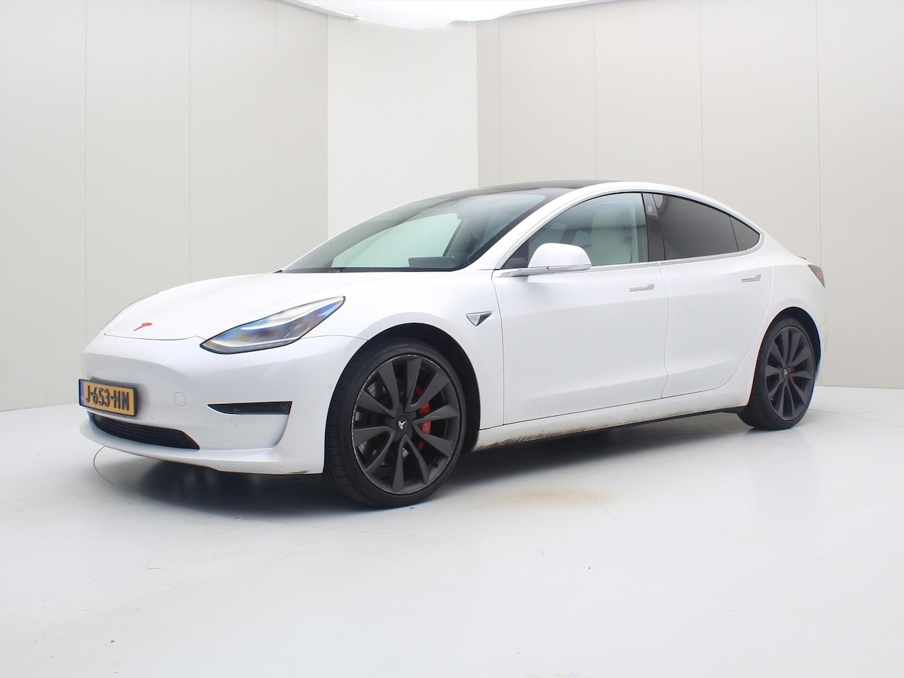 Tesla Model 3 - Performance AWD 486pk 75 kWh [ WIT LEDER+AUTOPILOT+530KM WLTP+PREMIUM AUDIO ] - AutoWereld.nl