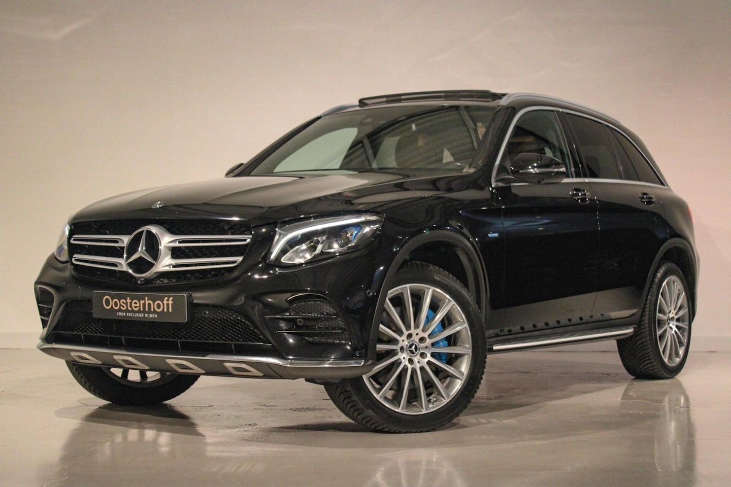Mercedes-Benz GLC-klasse - 350e 4MATIC Premium PANO | AMG LINE - AutoWereld.nl