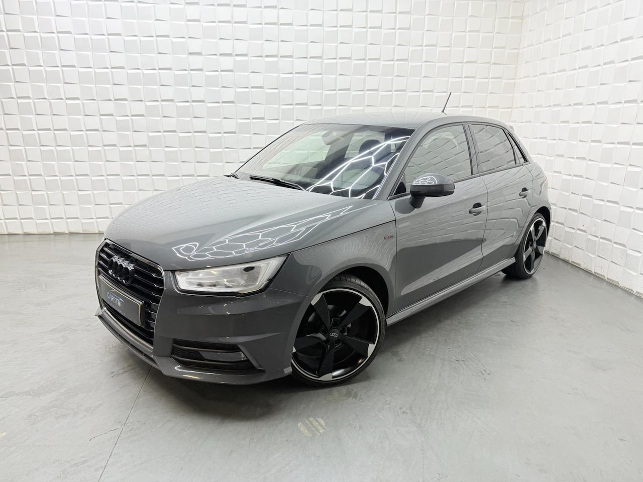 Audi A1 Sportback - 1.0 TFSI 2x S LINE AUTOMAAT 5DRS LEER NAVI - AutoWereld.nl