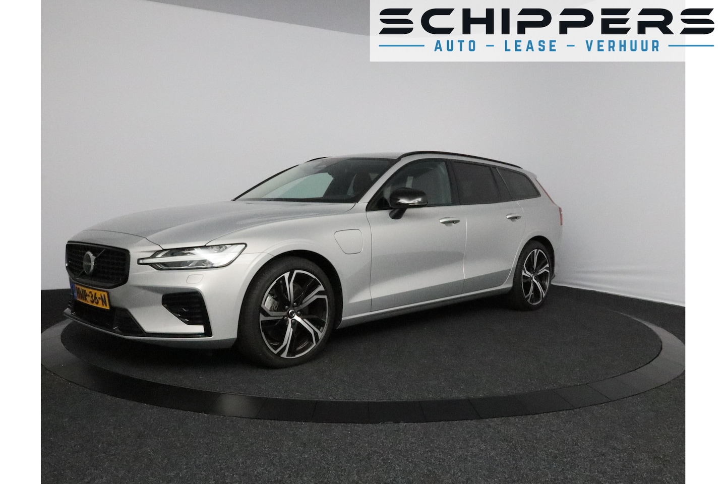 Volvo V60 - 2.0 T6 Plug-in hybrid AWD Plus Dark 350pk - AutoWereld.nl