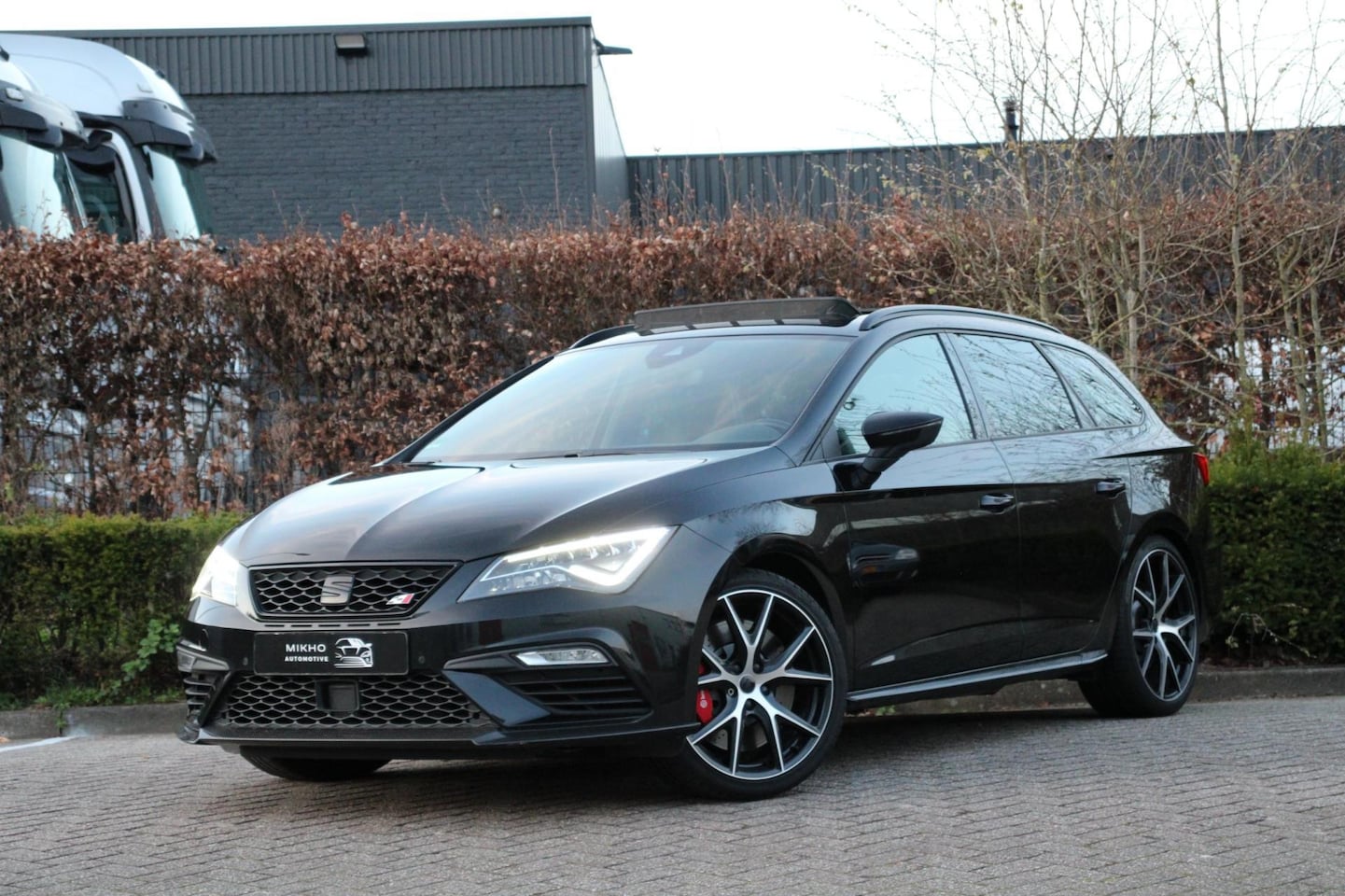 SEAT Leon ST - 2.0 TSI CUPRA | Carbon Edition | Panoramadak | Schaalstoelen | Sfeerverlichting | - AutoWereld.nl
