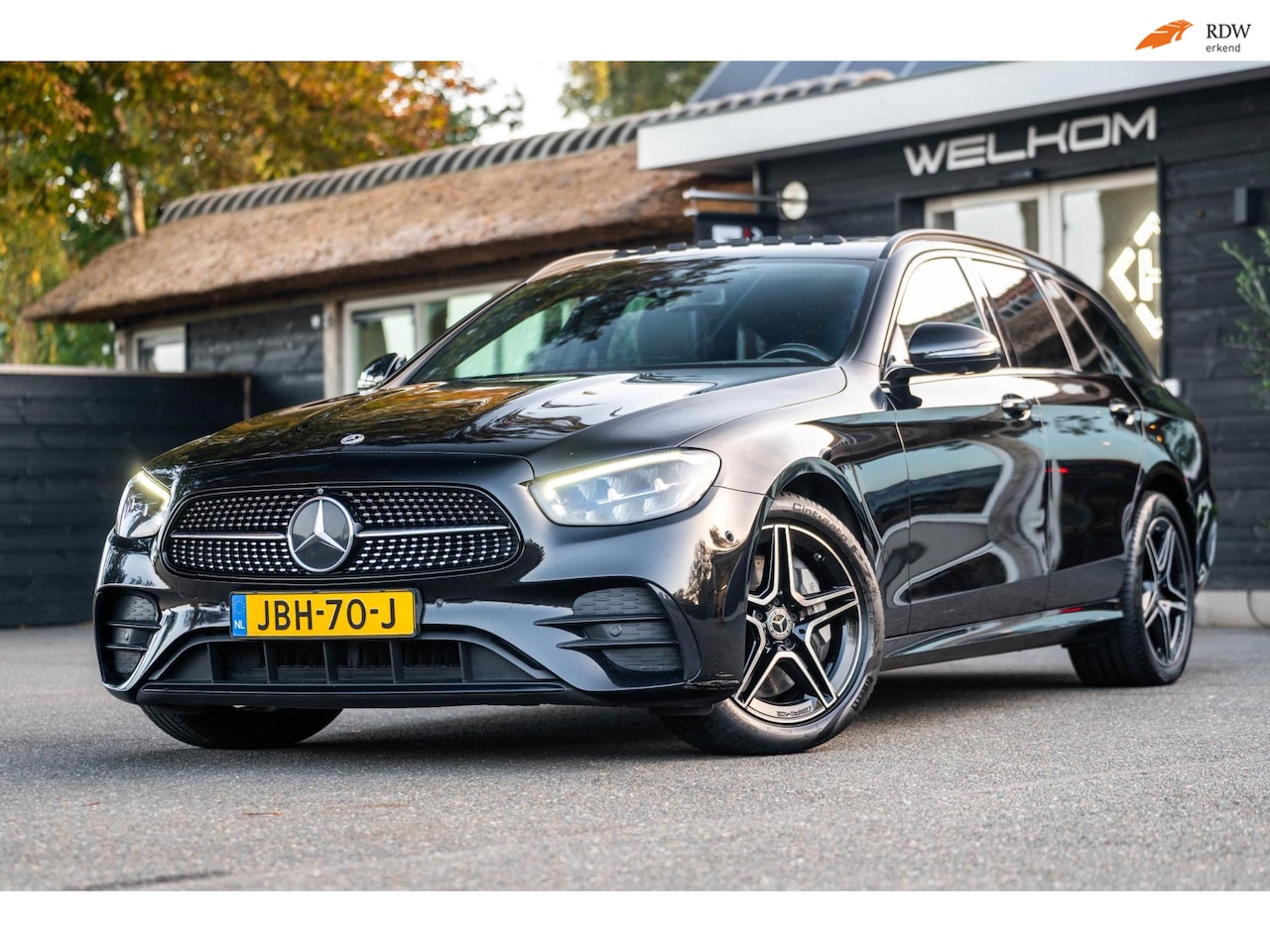 Mercedes-Benz E-klasse Estate - 300 e AMG Line Schuifdak I Trekhaak I 360 Camera I Sfeerverlichting I Led I Stoelverwarmin - AutoWereld.nl