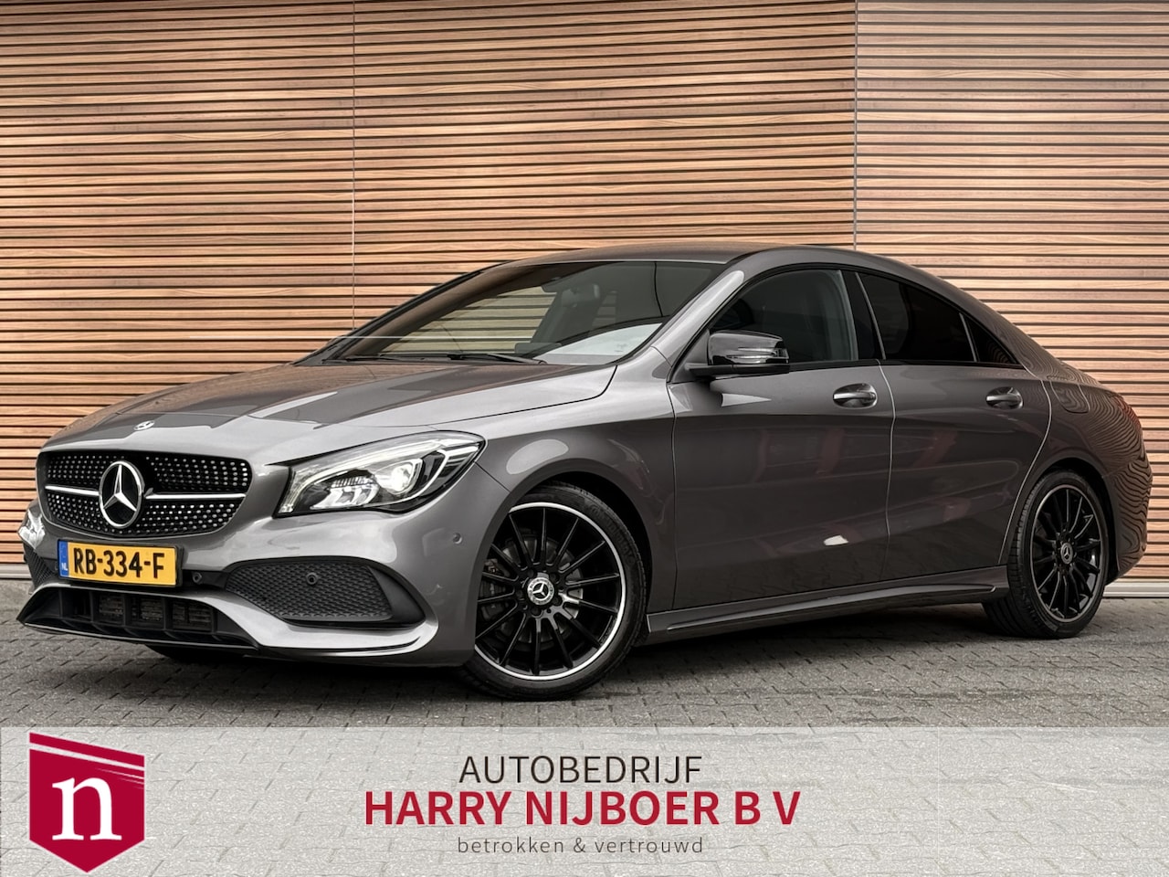Mercedes-Benz CLA-Klasse - 180 Ambition AMG-Line 18Inch / Sportstoelen / Navi / Telefoon - AutoWereld.nl