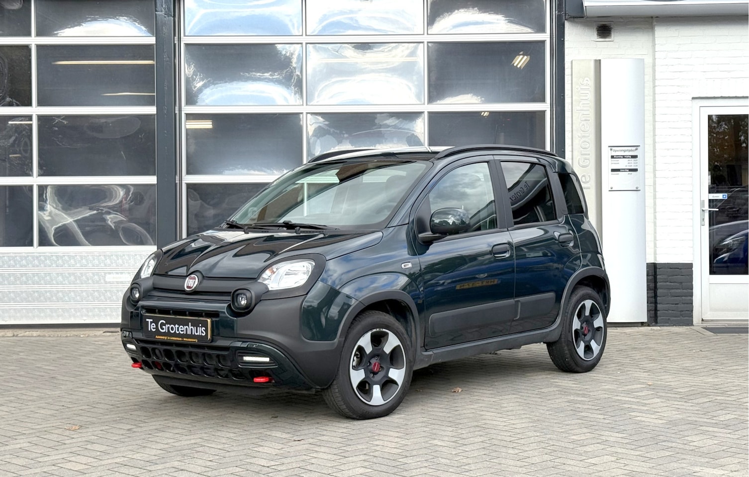 Fiat Panda - Cross 1.0 Hybrid | 5 zits | Groen | - AutoWereld.nl
