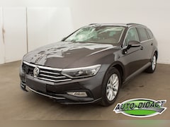 Volkswagen Passat Variant - 1.6 TDI Automaat Clima Navi Camera