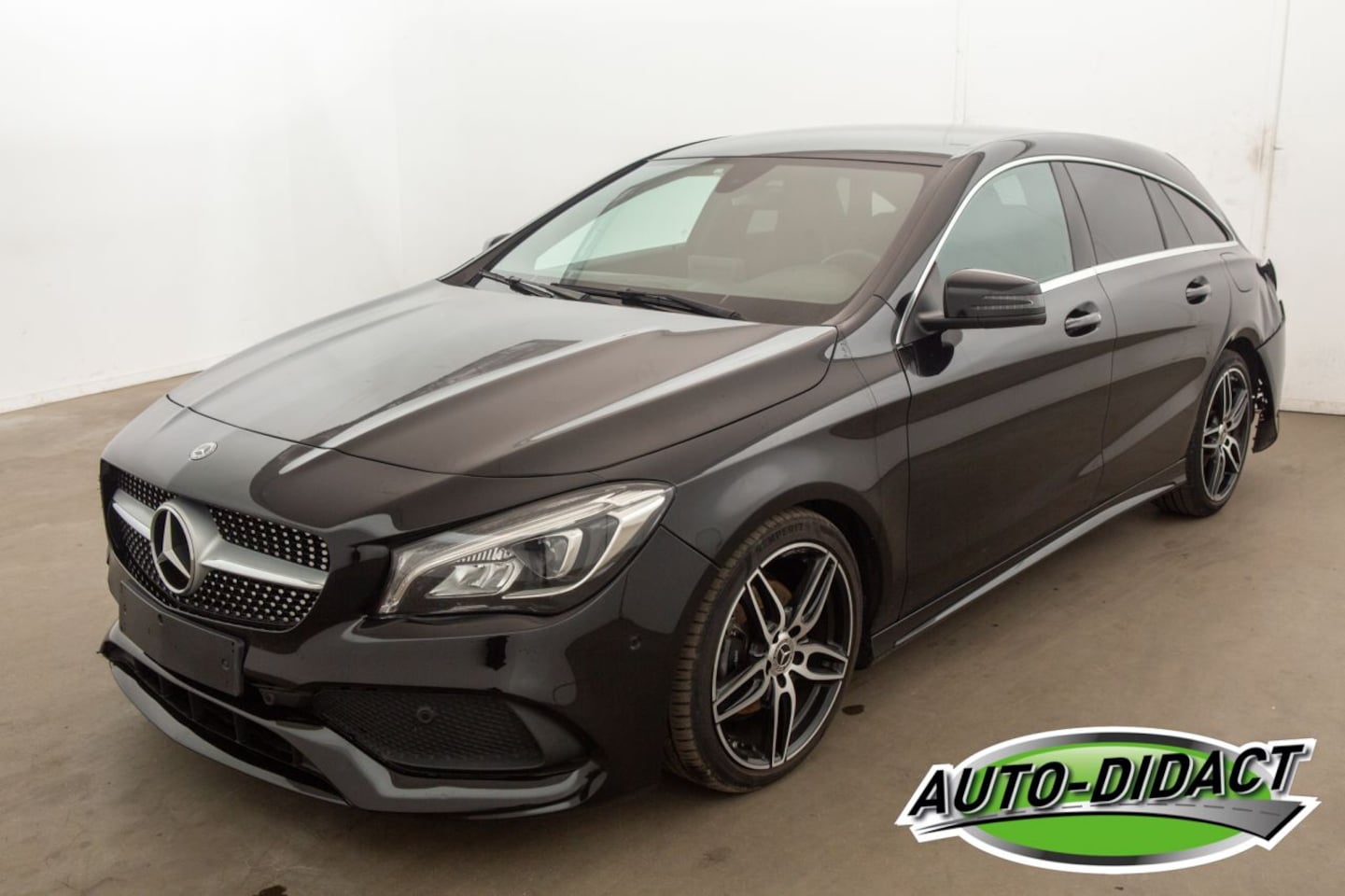 Mercedes-Benz CLA-Klasse - 200d Automaat Airco Navi Leder - AutoWereld.nl