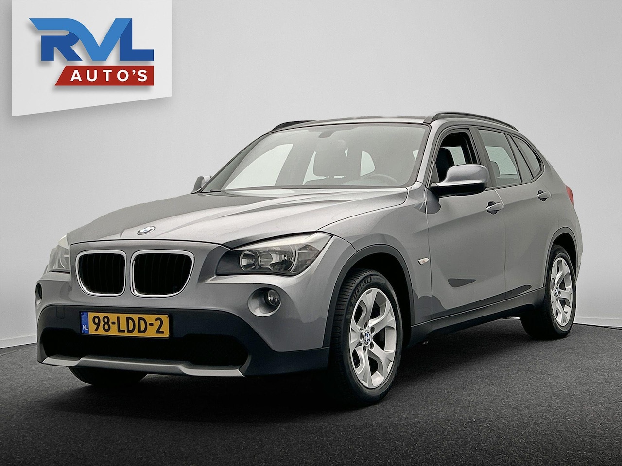 BMW X1 - SDrive18i Trekhaak Parkeersensoren Airco Naviagtie Orgineel Nederlands - AutoWereld.nl
