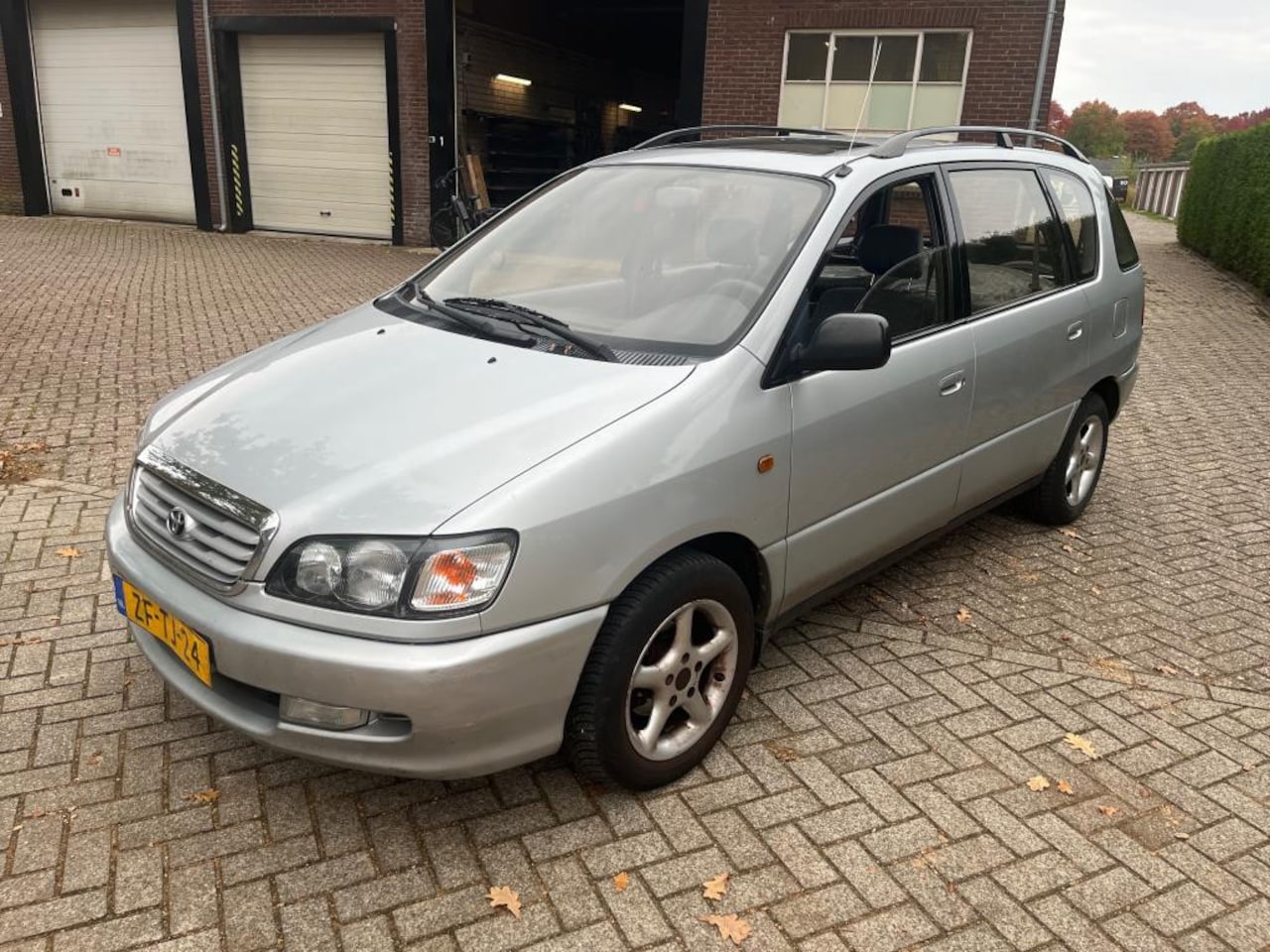 Toyota Picnic - 2.0 Executive AIRCO - AutoWereld.nl